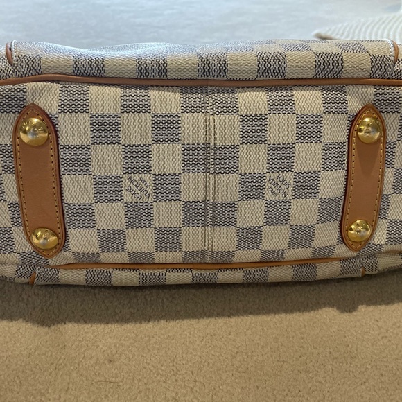 Louis Vuitton
Galliera Handbag Damier PM - Picture 2 of 5